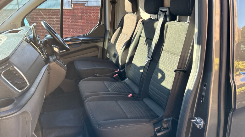 Ford Transit Custom 340 L1 Diesel Fwd 2.0 EcoBlue 170ps Low Roof Limited Van Auto